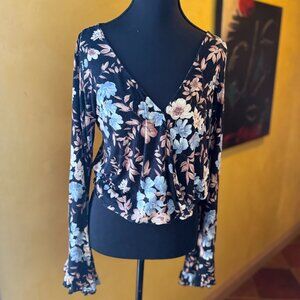 American Eagle Floral Bell Sleeve Wrap Top – Size Small